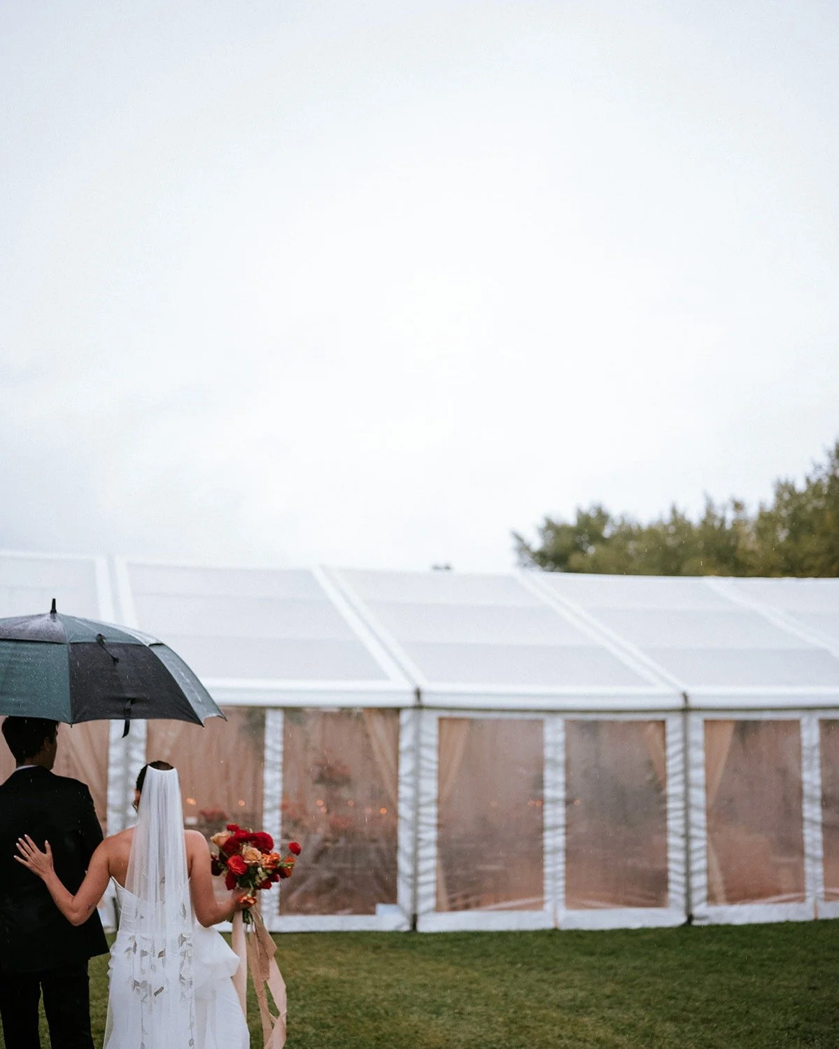 A little rain, a lot of love. 💕

Rentals pictured: Clear Top Tent with vinyl walls

⛺️ - @premier_party_rental
📋 - @megcritchellevents
📸 - @lastlightvt
📍 - @tlazy7_weddings
🌺 - @flowerandvine_aspen
💡 - @halcyonproductions

#partywithpremier #we