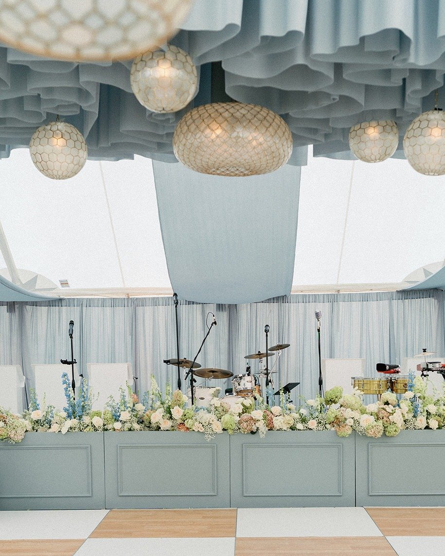 The stage has been set, now swipe to start the party. 💕

Pictured: Band Stage, Sailcloth Tent

📸 - @saraporterphotography
⛺️ - @premier_party_rental
📍 - @ritzcarltonbeavercreek
📋 - @gemweddingsvail
🎀 - @houseofwilde_events
💡 - @littlemadevents
