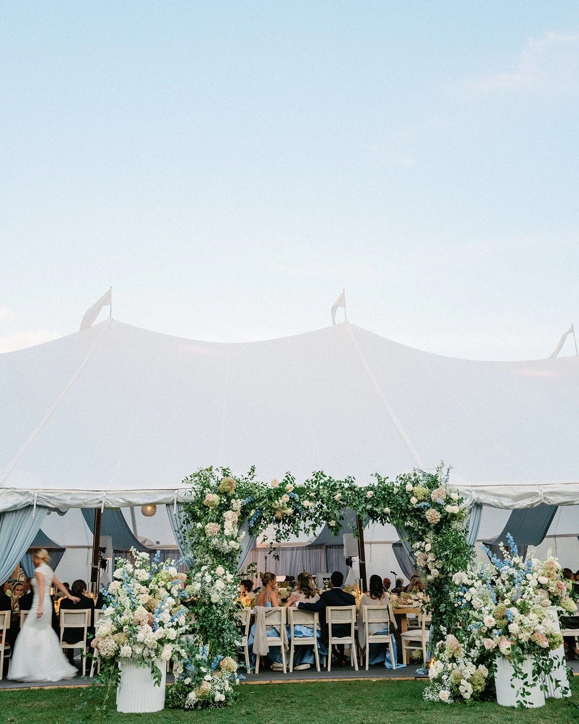 The little flags are everything. Details matter.

Pictured: Sailcloth Tent

📸 - @saraporterphotography
⛺️ - @premier_party_rental
📍 - @ritzcarltonbeavercreek
📋 - @gemweddingsvail
🎀 - @houseofwilde_events
💡 - @littlemadevents

#partywithpremier #