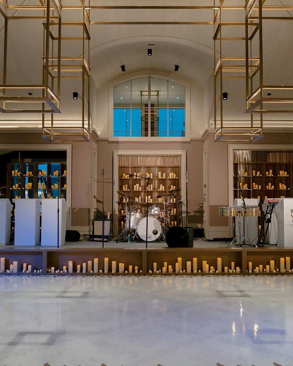 A floor that whispers &ldquo;let&rsquo;s dance.&rdquo; 

Pictured: White Dancefloor w/wrap by @gowestevents.

📋 - @afoxevent
📸 - @magifisher
📍 - @thelittlenell
💡 - @halcyonproductionsavco
🎀 - @eclectichive

#partywithpremier #weddingrentals #Uni