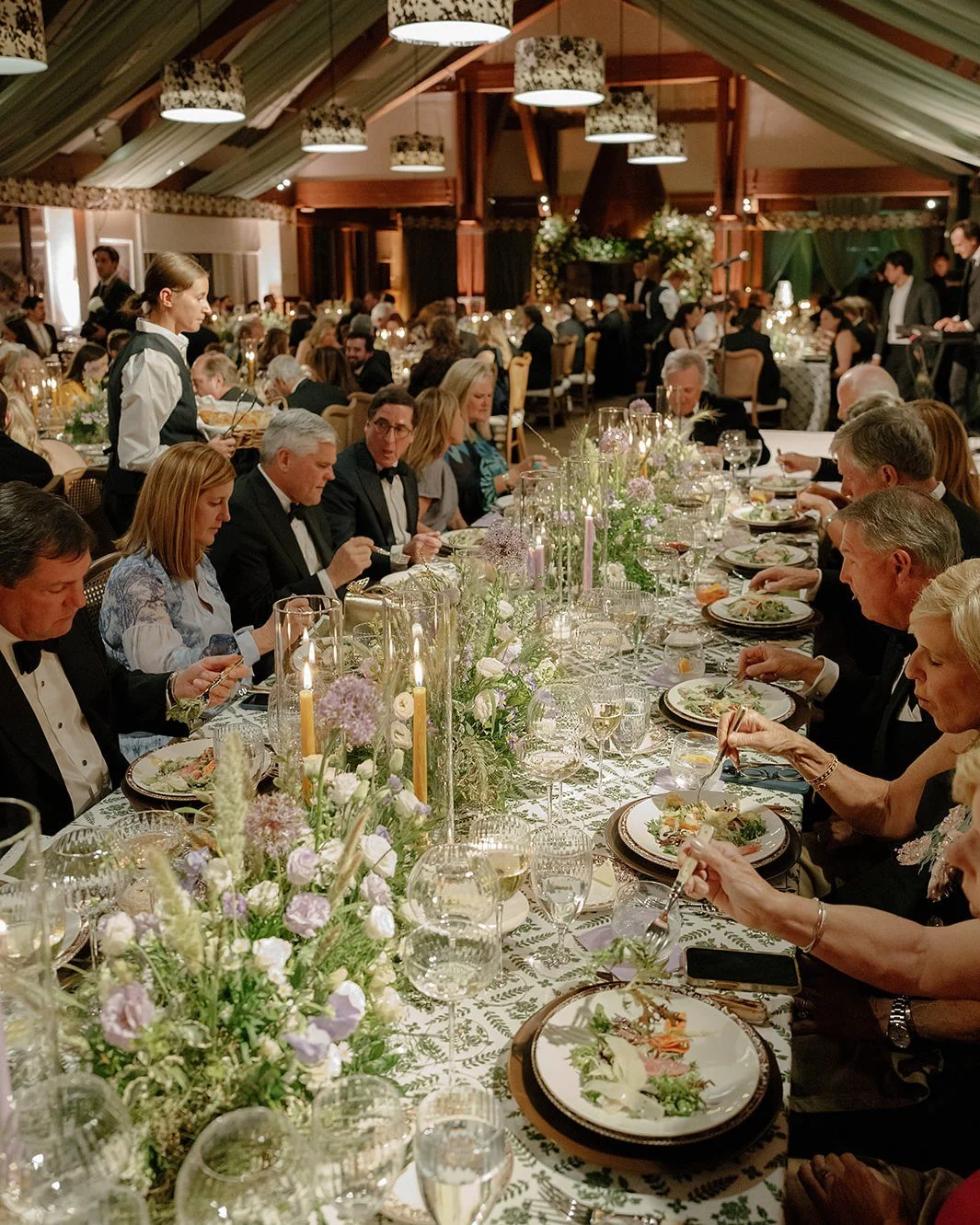 Have a seat at the table, we promise you'll feel like royalty. 👑

Pictured: Kings Tables

Photographer: @magifisher
Planner: @afoxevent
Floral: @aspenbranch
Venue: @thelittlenell

#partywithpremier #weddingrentals  #eventrentals #uniqueweddingrental