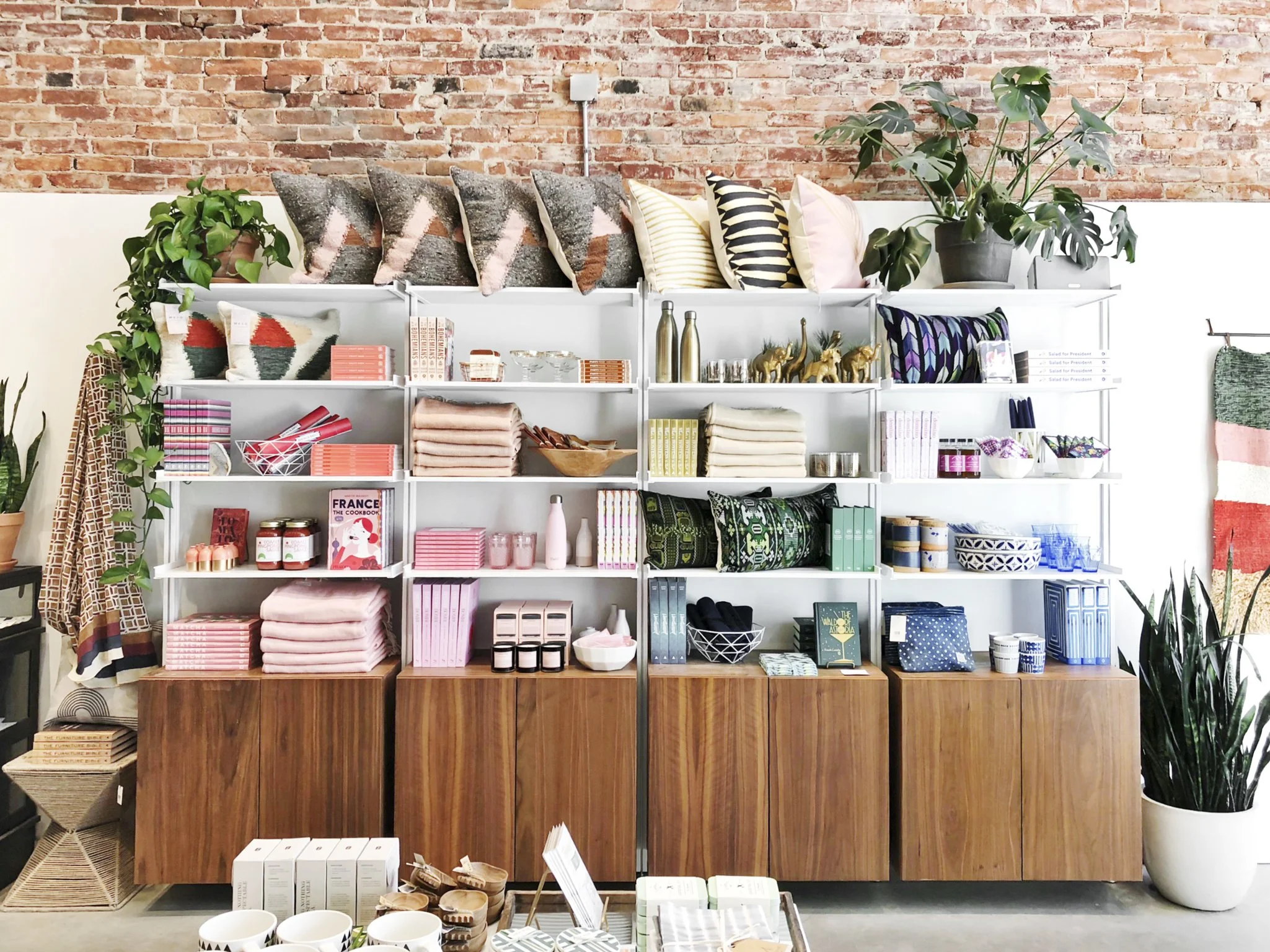 rainbow shelf.jpg