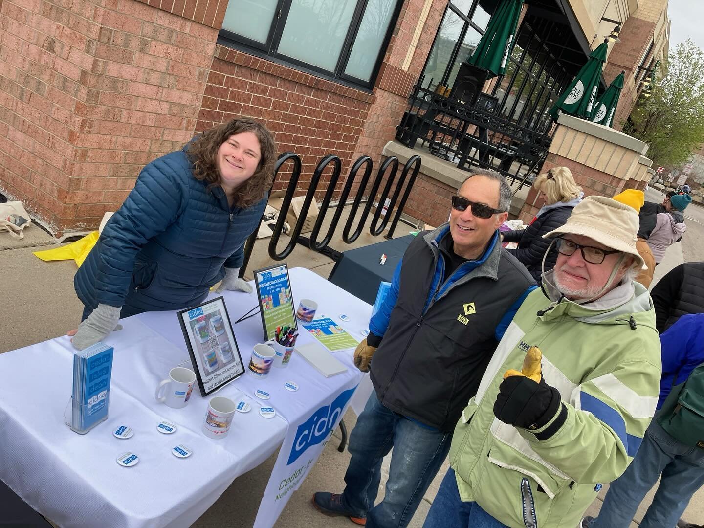 Our second annual Earth Day celebration was a great time! Thank you to everyone who joined us! If you have any pictures from the day, please tag us!
&bull;
&bull;
&bull;
&bull;
&bull; #earthday #ontheedgeofeverything #bdemakaska #westmakaska
