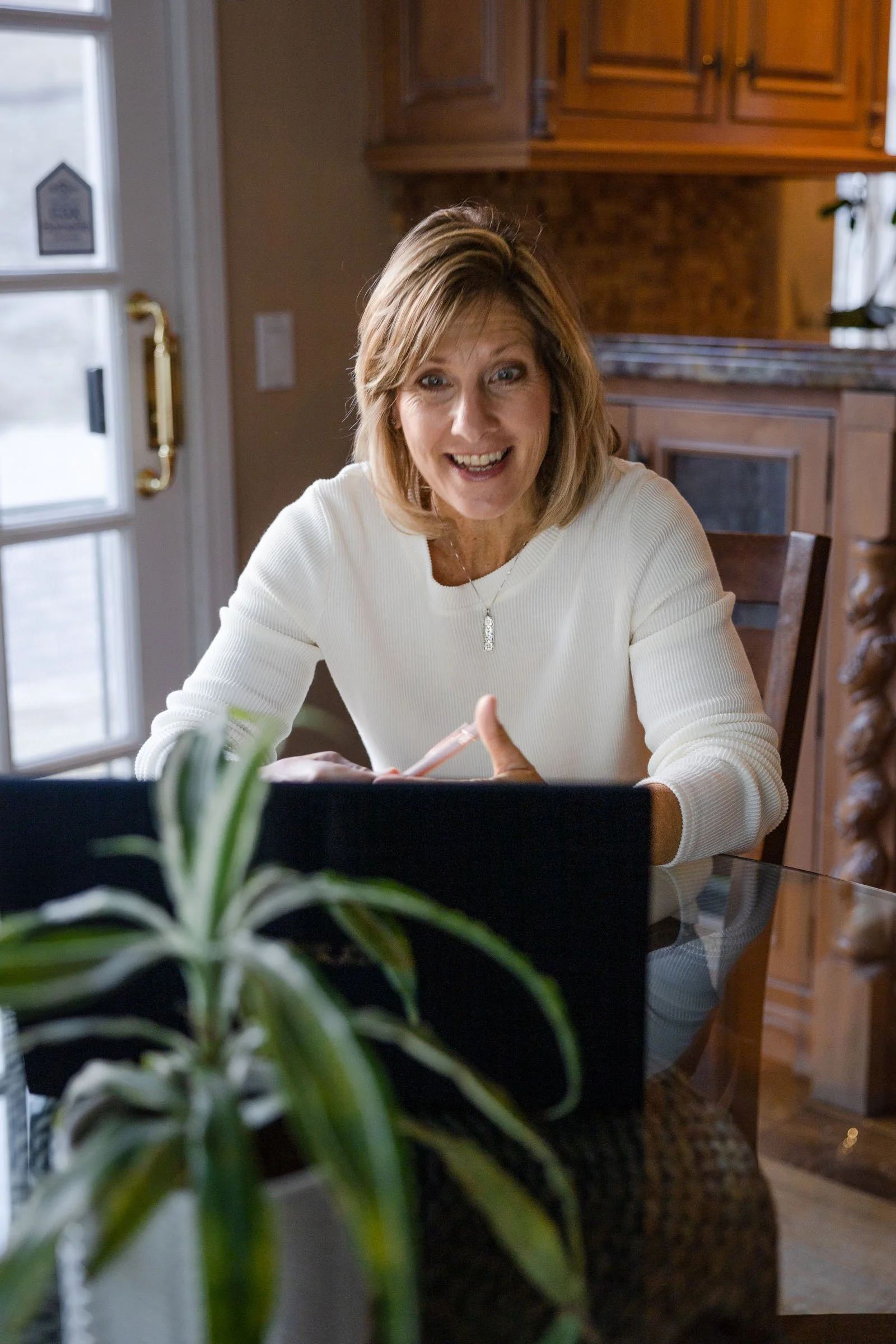 LoriR2021BrandingSmall-15.jpg