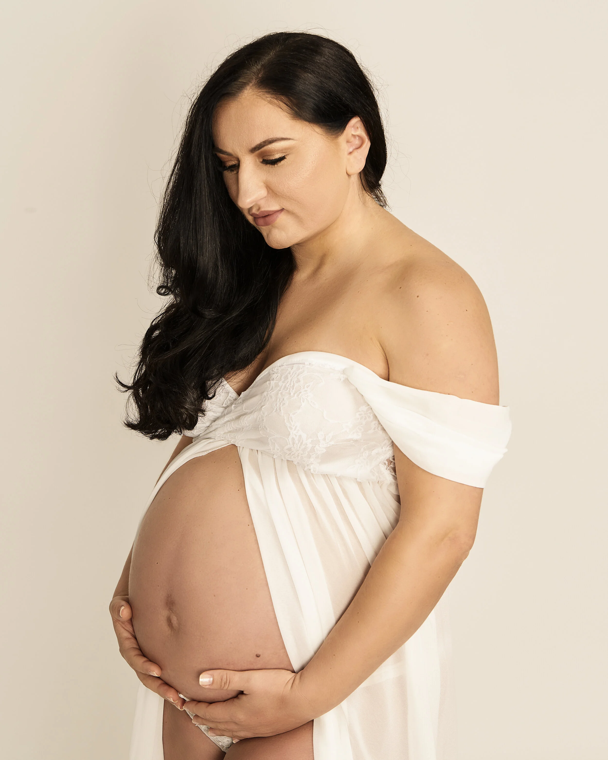 20191124_NEDA-MATERNITY-PHOTOSHOOT_0156.jpg