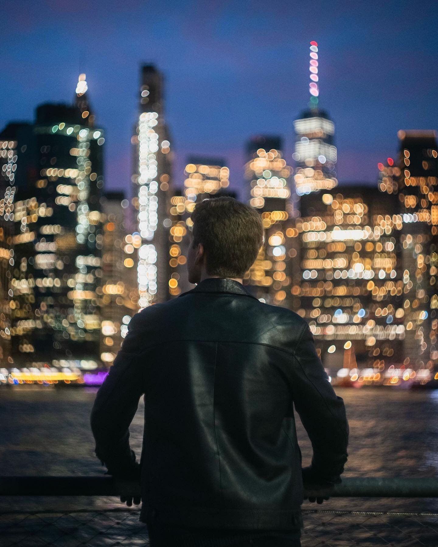 My backyard 🌃💙

Check out William&rsquo;s exceptional daily photos on @emersoncollegedaily!!