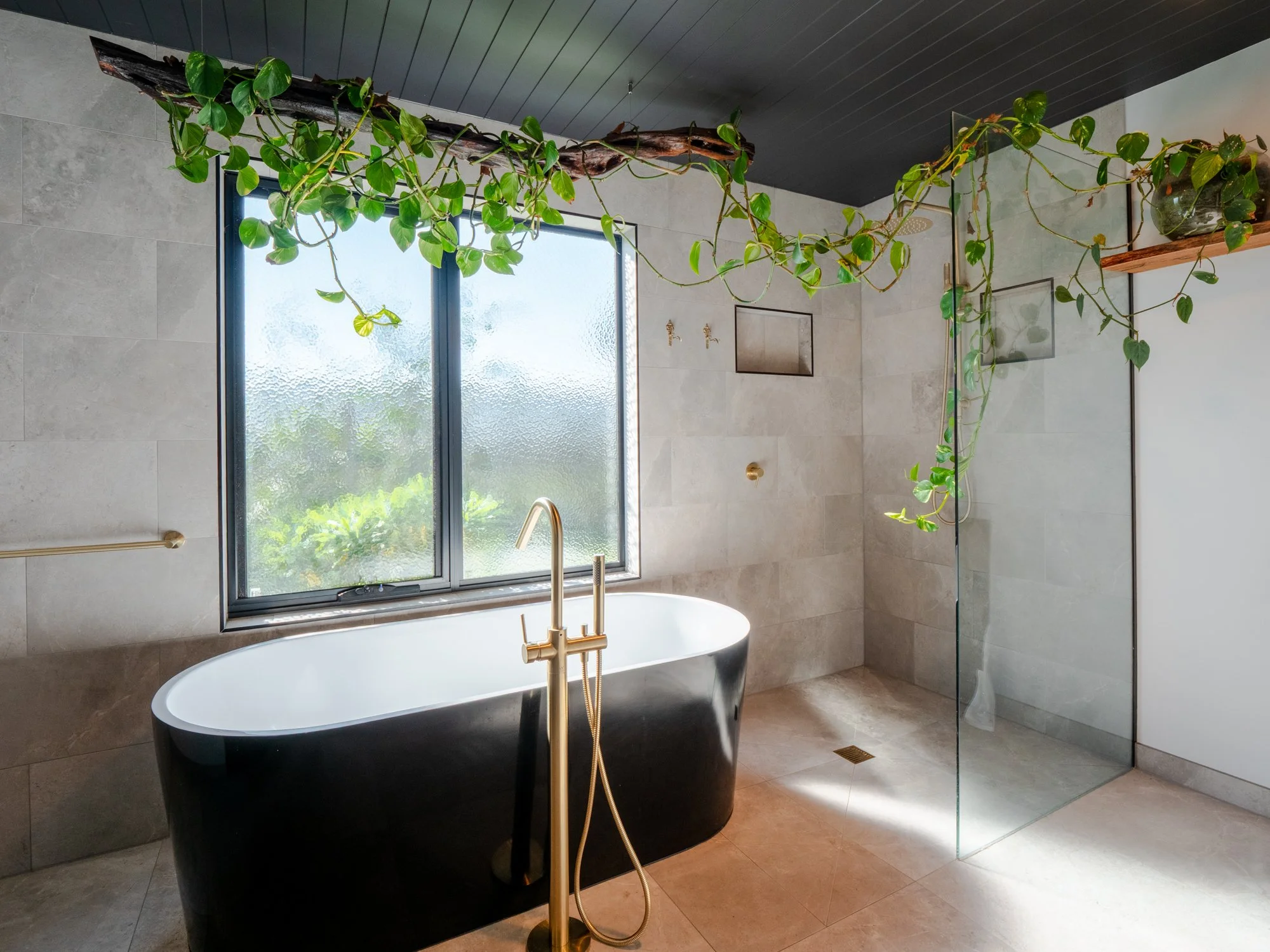3. Bathroom .jpg