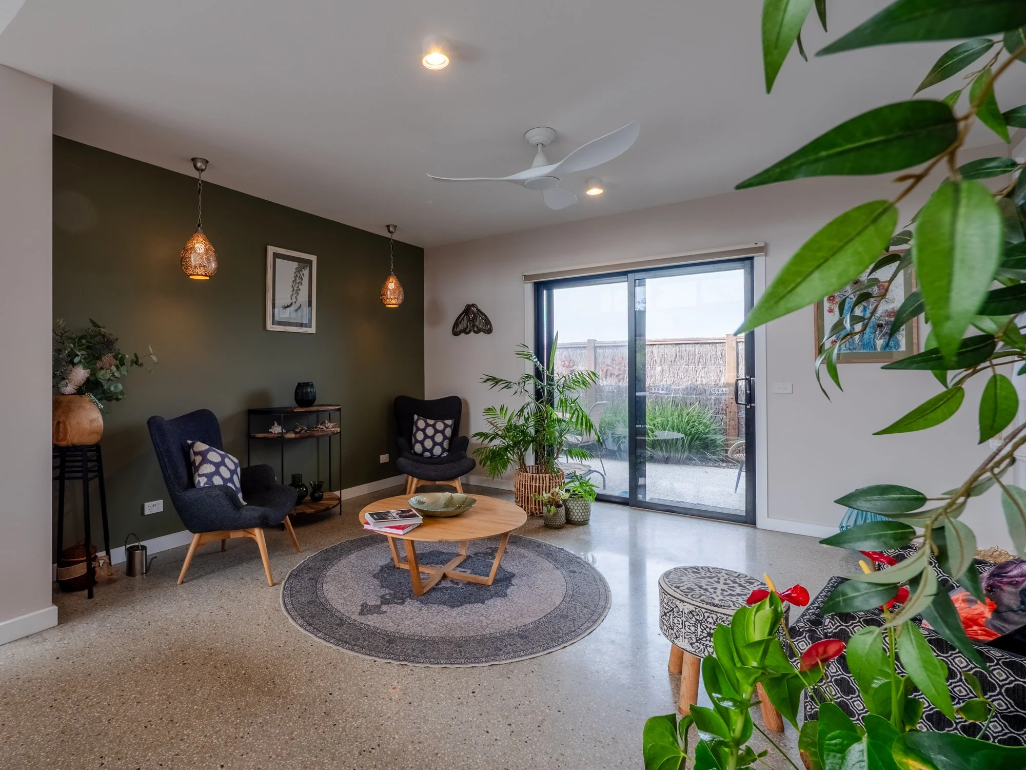 4. 2nd lounge 20 Moonshadow Ave-20.jpg