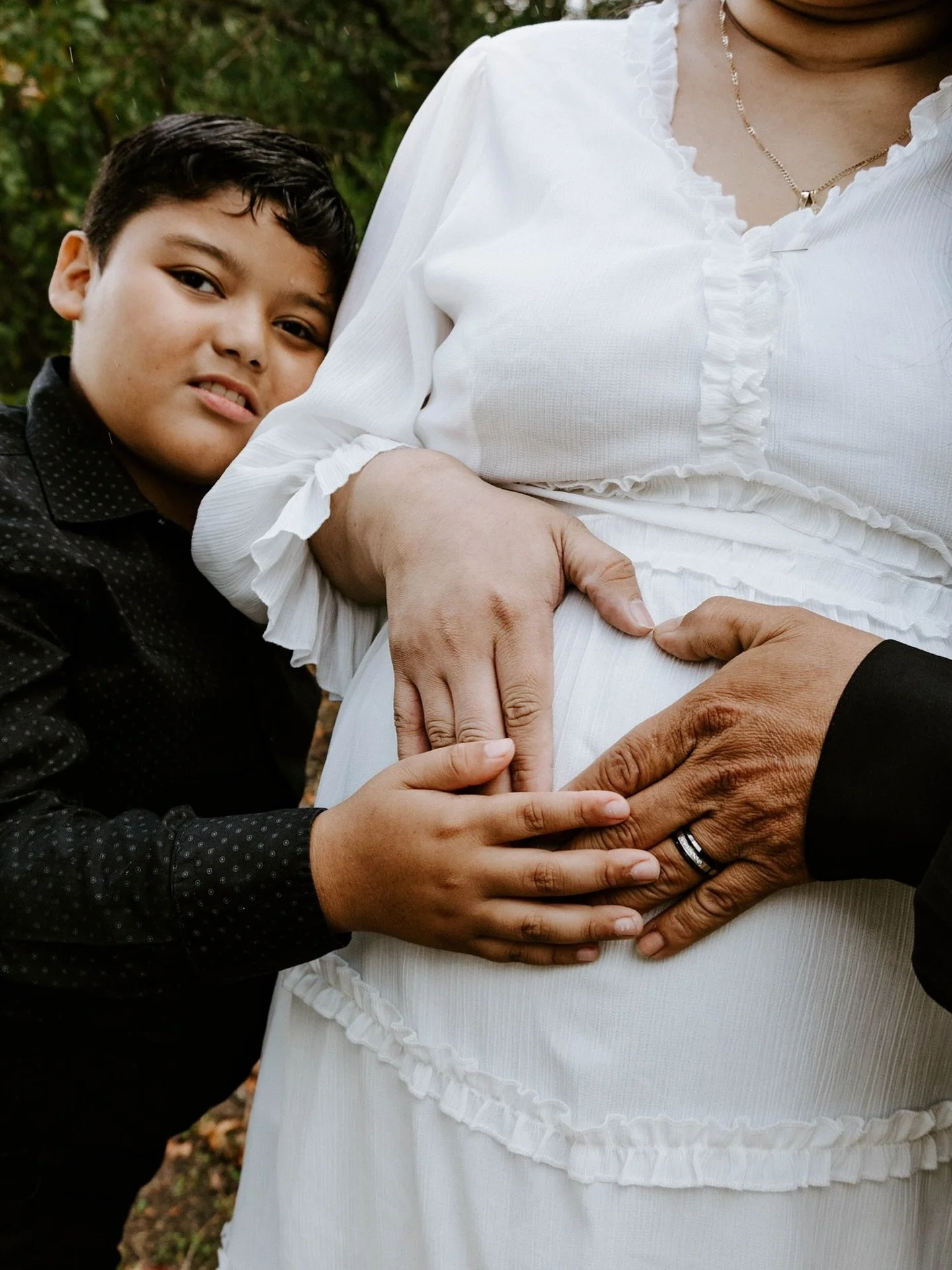Big brother waiting her his little sister 🤍