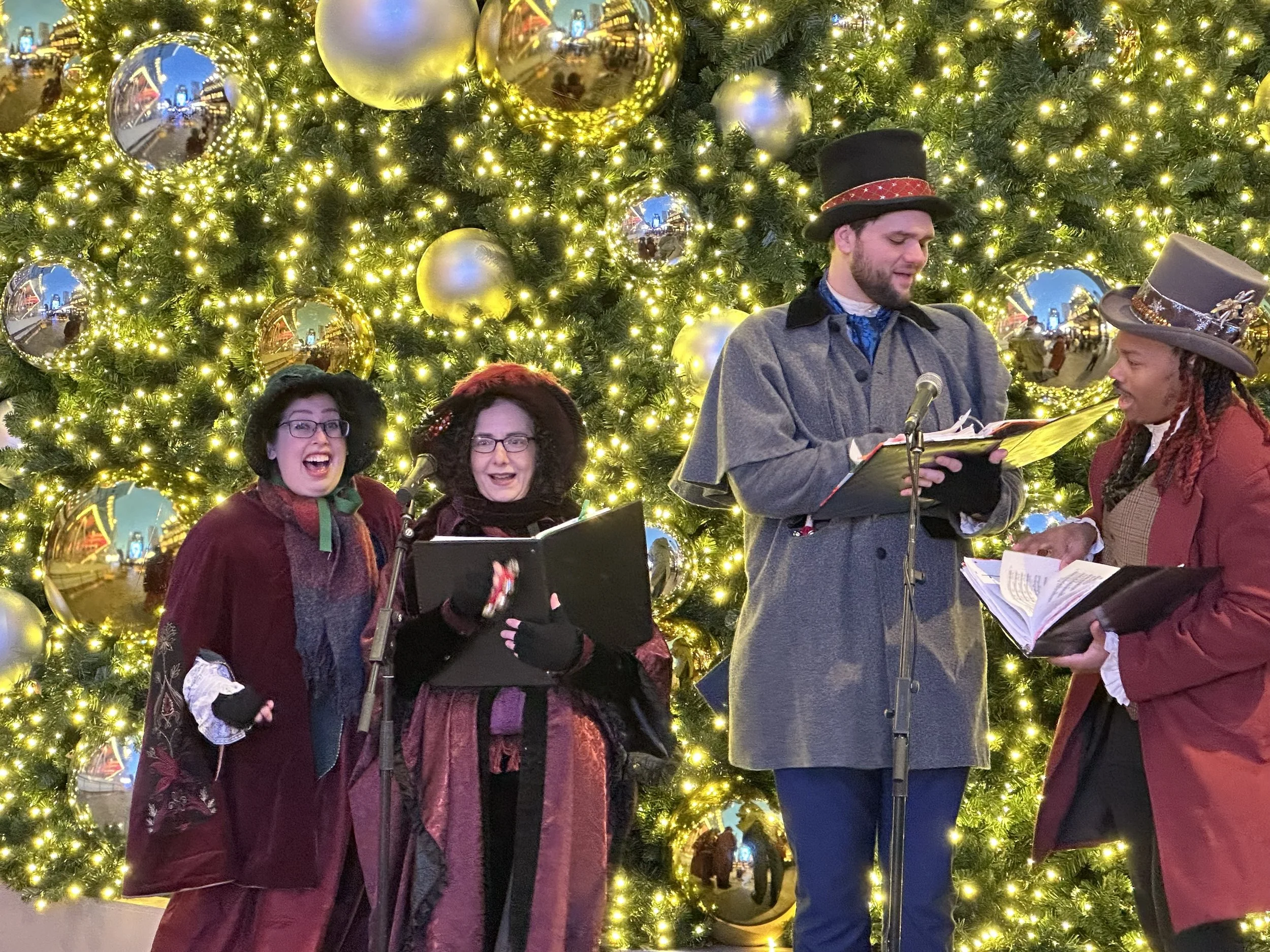 LAST FREE Public caroling event of the season at the 35th Street Holiday Market!