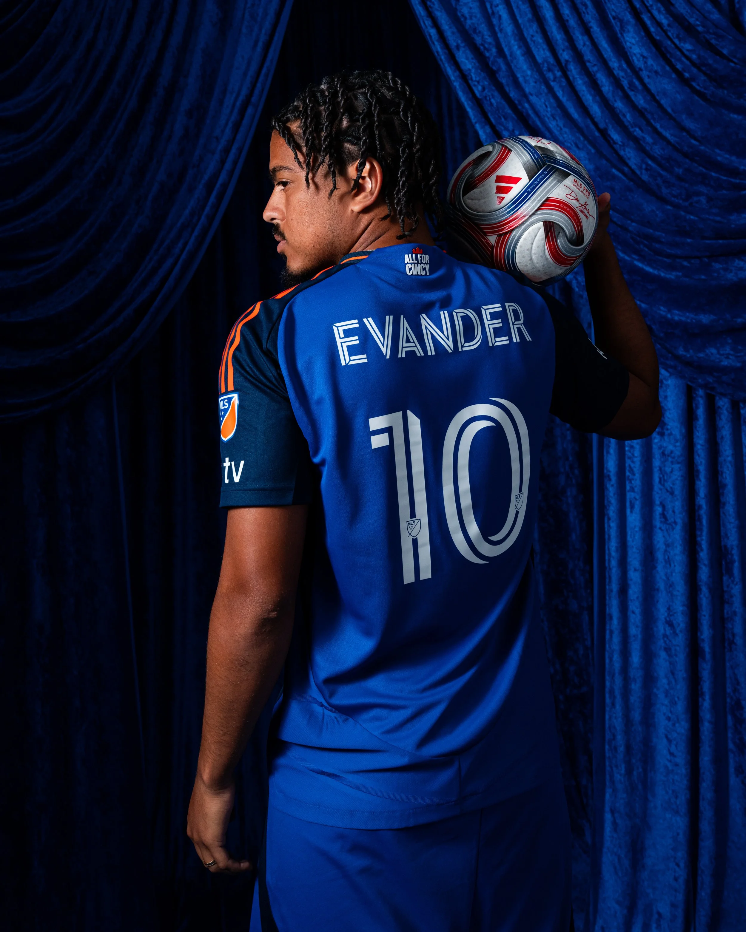 da Silva Ferreira, Evander (Orange and Blue Legacy Kit) 011.JPG