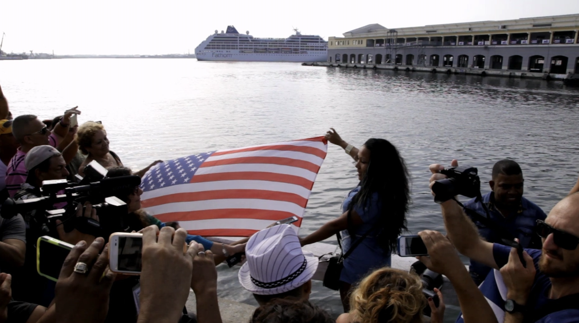 A plena luz y en la sombra: lo profundo de la campaña de lobby para aplastar la inversión en Cuba
