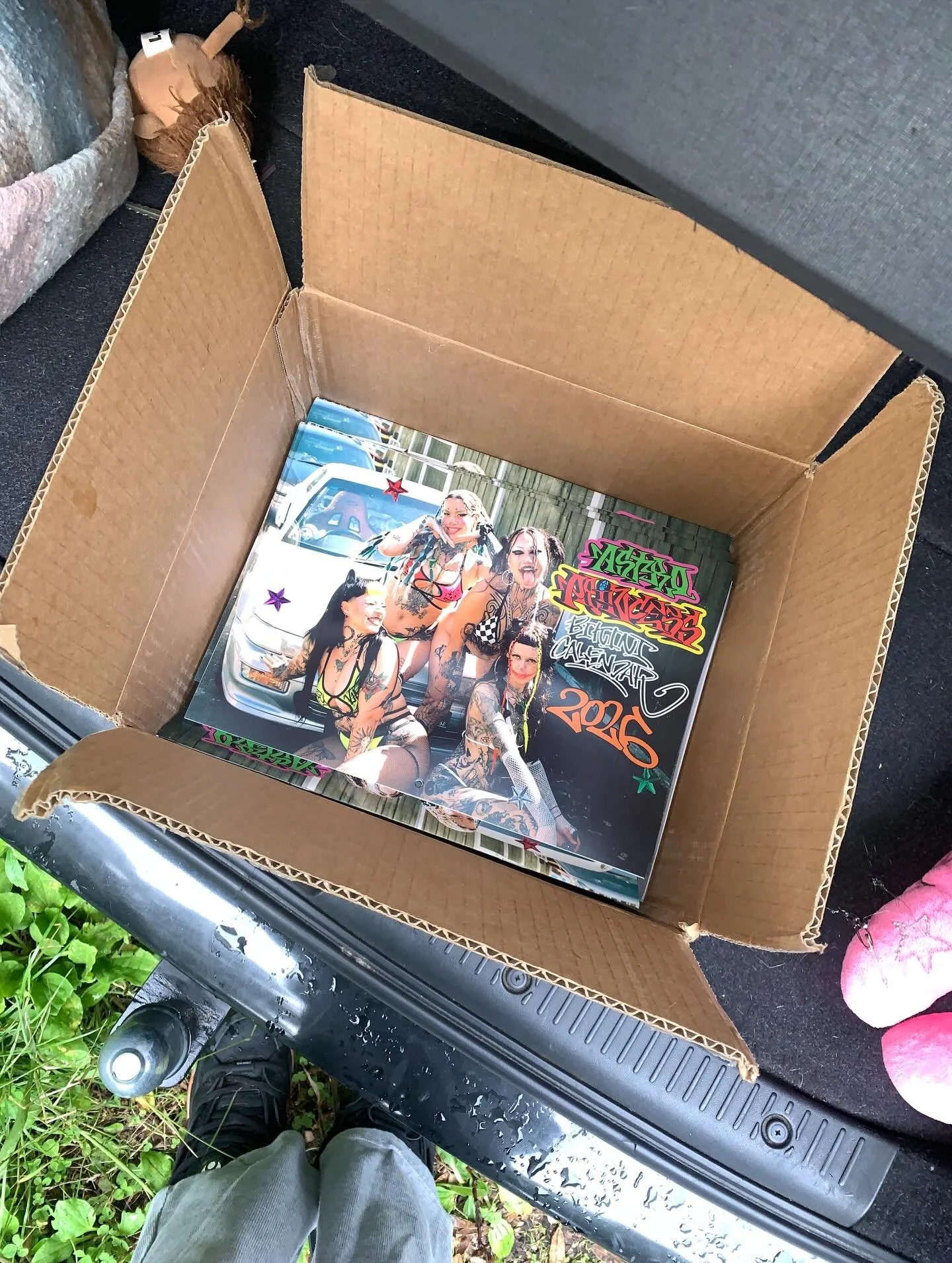 Hiii if you want a calendar please come take one off me or a handful!! For free, I just can&rsquo;t stand looking at these two full boxes sitting in my car coz they makin me sad :&rsquo;(

It&rsquo;s very embarrassing sharing that something I made co