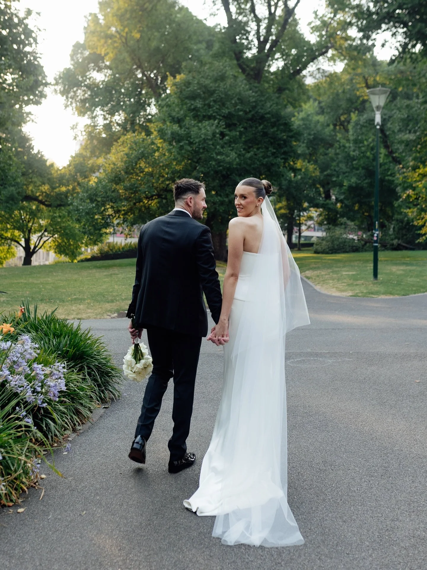Joel + Elise 🤍

#melbourneweddingphotographer #melbourneweddingvenues #melbourneweddingphotography #melbourneweddingplanner #melbourneweddingideas