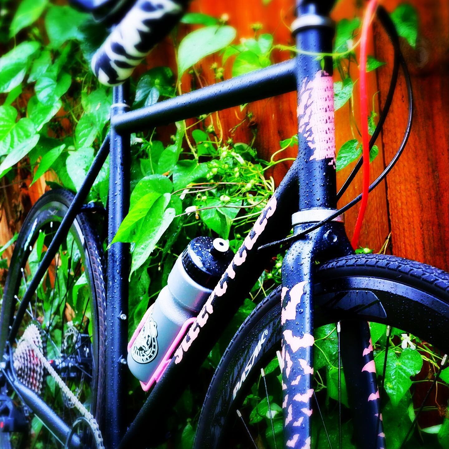 Just a moody little photoshoot, in the rain&hellip; Cute little(big) spooky number for ya. Compact all terrain. Whether you&rsquo;re late to work, climbing that gravel trail or surfing some dirt waves at your local park.. The Choose your own adventur