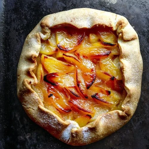 FLAMBÉED APPLE TART WITH CALVADOS