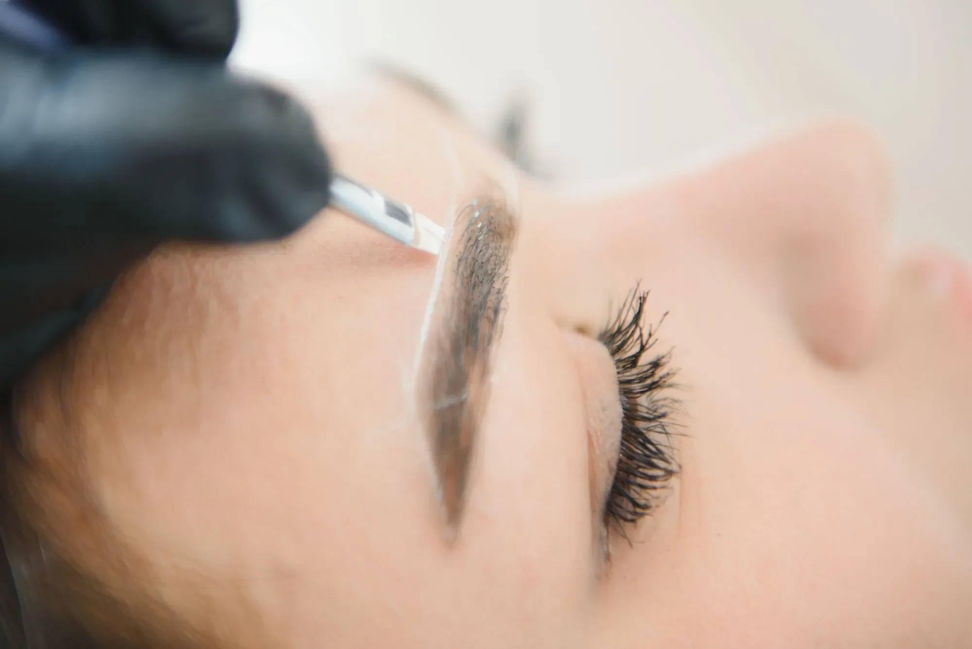 Powder Brows Vs Ombre Brows: What’s The Difference?