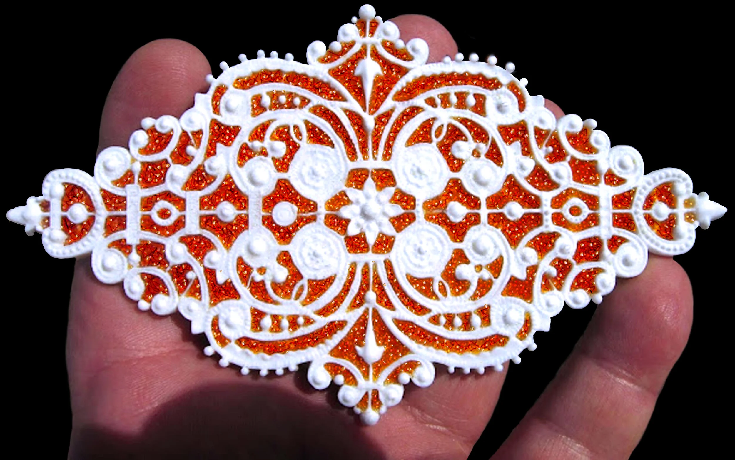  DIAMOND GRILL 
 Porcelain Cloisonné™
Porcelain Cast In A One-Piece, Open-Faced Rubber Mold
 (5.5" Wide)