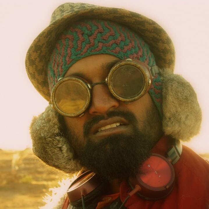 Me, trying to figure out if that's an 'indian accent' you're doing for my benefit. ?! Burnout 2012, Alberry Creek Sculpture Park, Outback South Australia. 📸 Iain Duggan. Costume from everyone around me at Sunrise, thankyou.