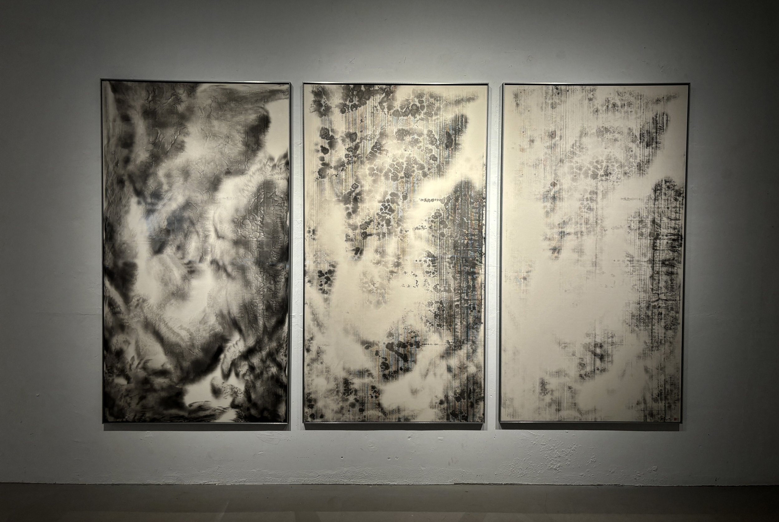 HUNG Fai 熊輝, "Traces IV 痕 之四", 2022, Ink on paper, 180 x 291 cm (triptych), 
180 x 96.5 cm each panel