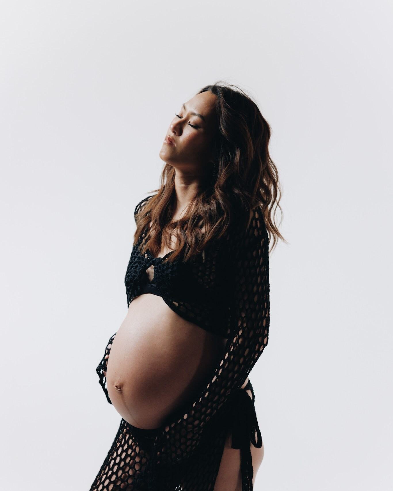 Recently we had the amazing @aleishaedwardscreative come down and use the space for a maternity shoot!! 

Check out how awesome the results are 😍😍🧡

#brisbanestudio #filmmaking  #ecommerce #modelling #commerical #photographystudio #studiohire #bri