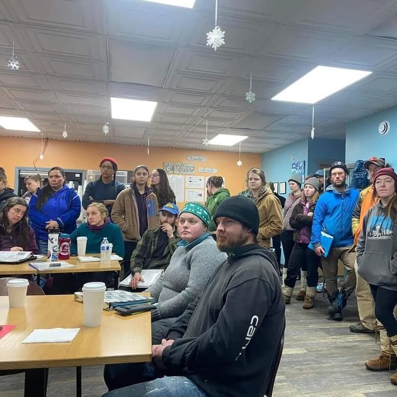 Musher meeting and bib draw last night. I drew number 7 so I'll be leaving the chute at 12:14 today! It was really awesome to see the turn out for the race after a three year hiatus. I am so excited to hit the trail and have the chance to learn from 