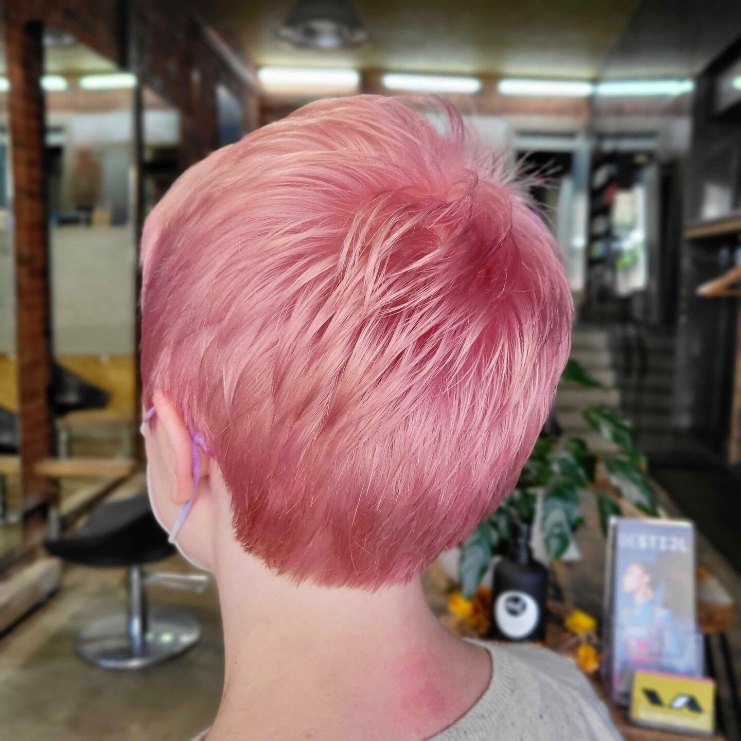 🍧🧁💗🌷⁠
⁠
This cotton candy / fairy floss pixie do is EVERYTHING!! @mfids you kill it! This makes Dee want to cut her hair into a bob and recreate this pink dream!! Anyone else?! ⁠
⁠
⁠
⁠
⁠
⁠
⁠
#destijlhairsalon #destijlthatselfie #shorthairideas #p