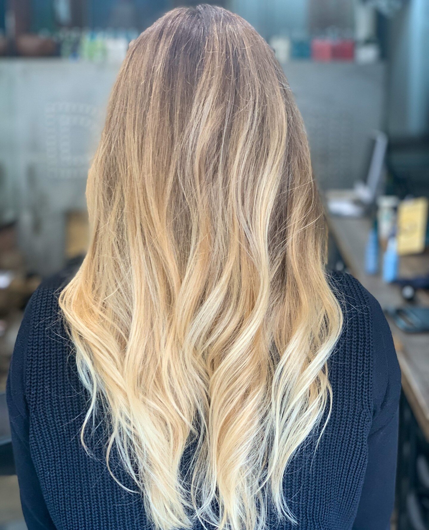 Check out the before and after for Louisa! This golden balayage refresh was the pick-me-up that Louisa's hair needed. We are a salon that specialises in balayage, it's such a beautiful, low-maintenance way to achieve your golden blonde dreams. Colour