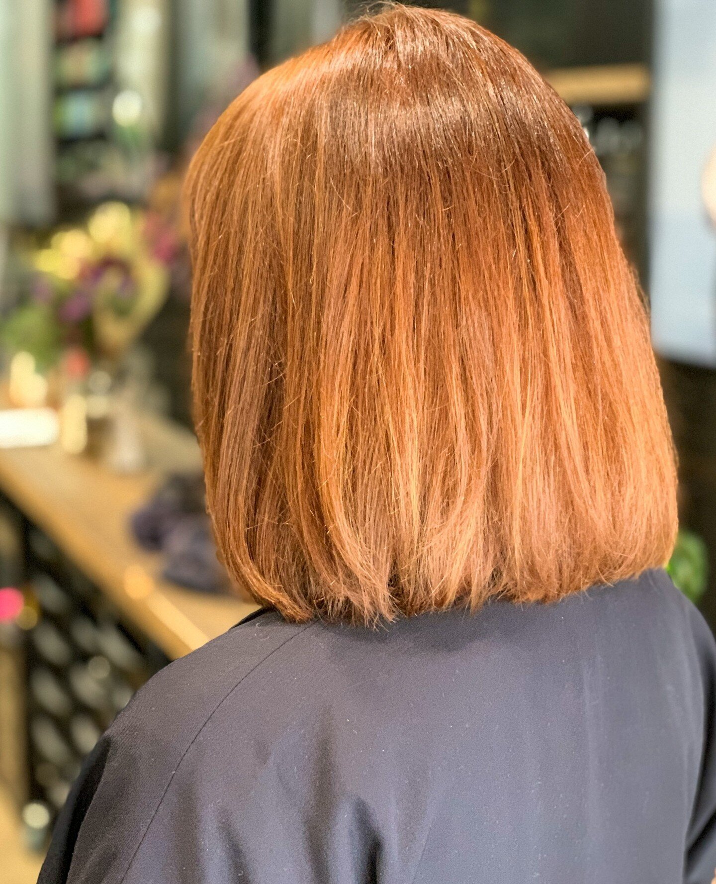 🧡🧡🧡⁠
Swipe to see this STUNNING copper lob before! If you have been waiting for a sign to completely mix up your look and go for that change you've been thinking about for months, here it is! Colour and cut by Tracy. ⁠
⁠
⁠
⁠
⁠
⁠
⁠
#destijlhairsalo