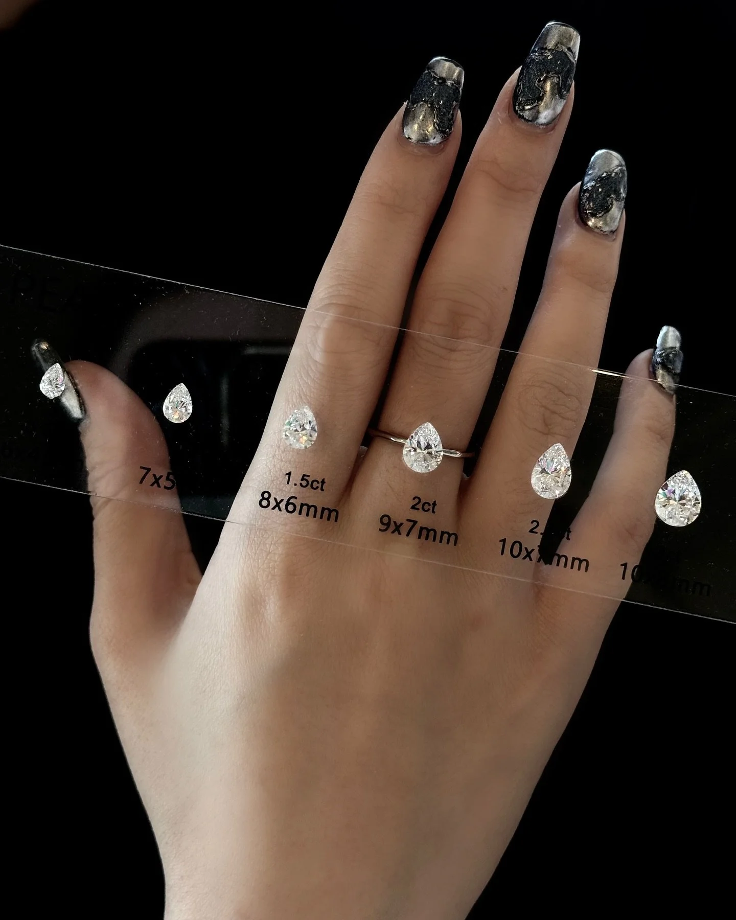 💍Ju1ys 💎Who can reject the pear shape diamonds
#handmodel #modeling #handstagram #handmodeling #jewelry #jewelryaddict #jewelrygram #hands #handmodel #handshooting #nails #nailsmodel #losangeles #california #nailstagram #handstagram #hand #nails #n