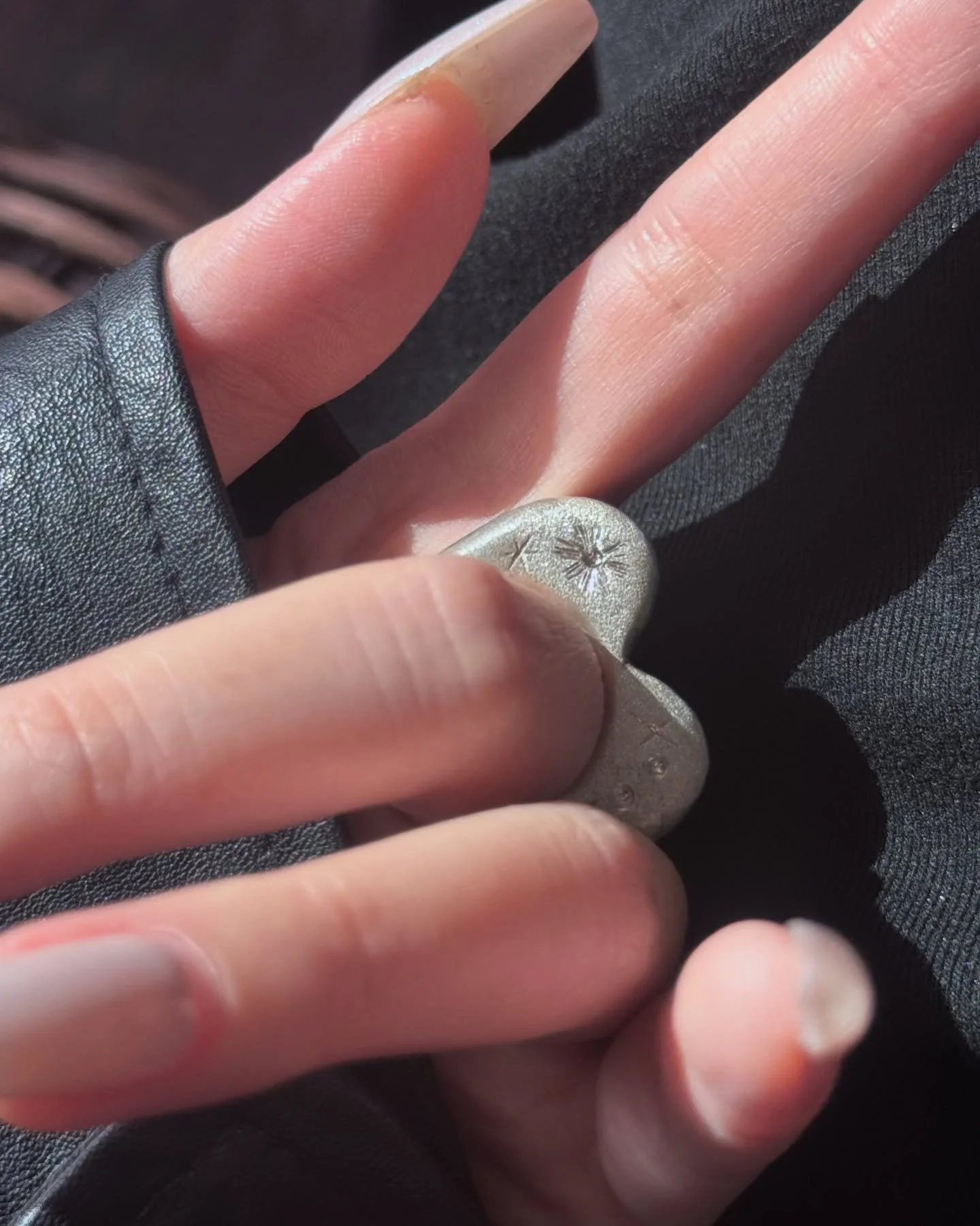 💍Souliverse: Skybound🌌
#handmodel #modeling #handstagram #handmodeling #jewelry #jewelryaddict #jewelrygram #hands #handmodel #handshooting #nails #nailsmodel #losangeles #california #nailstagram #handstagram #hand #nails #nailstagram #rings #ootd 