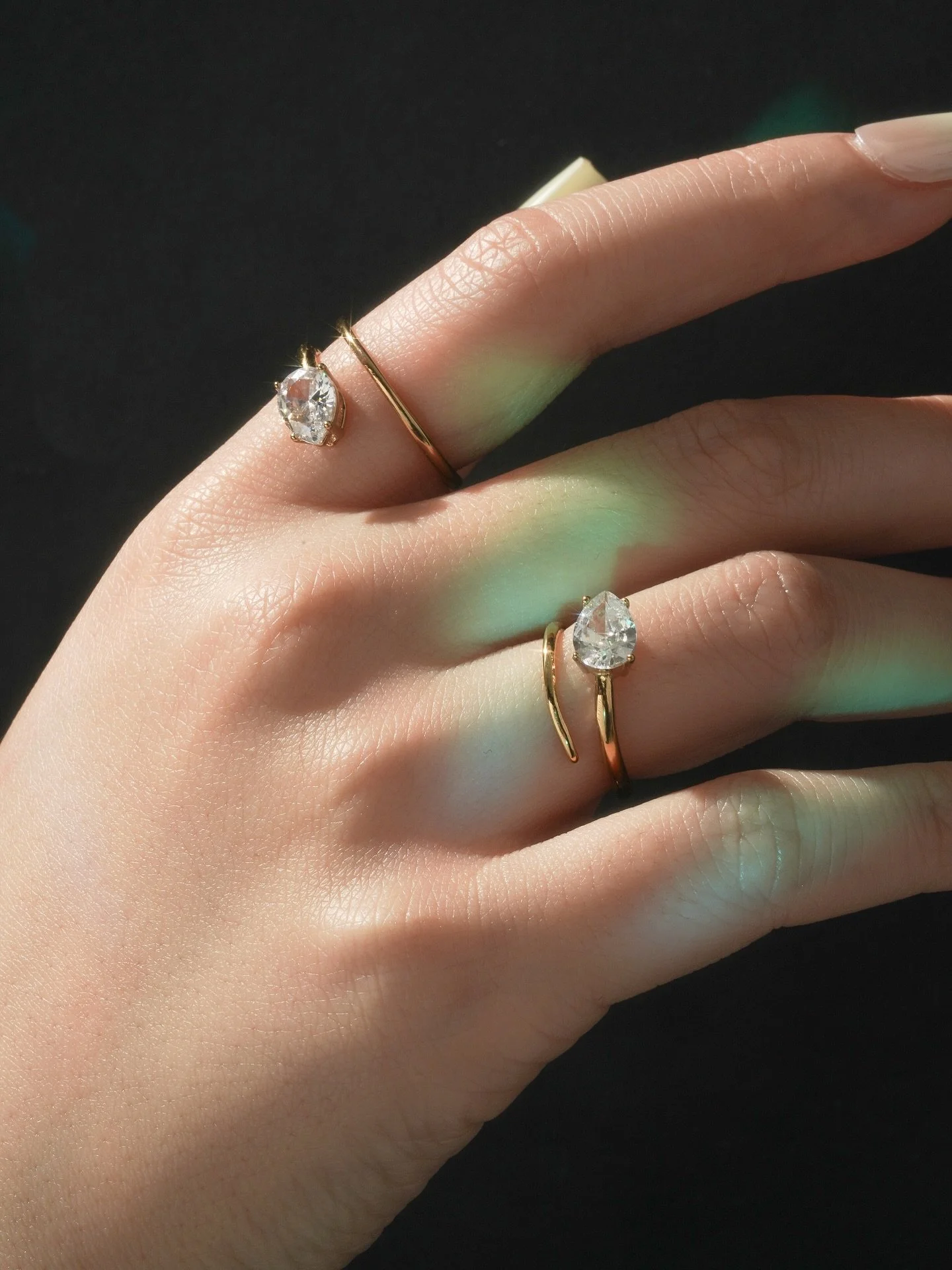 💍Ready-made: SHOOTING STARS✨GOLD
#handmodel #modeling #handstagram #handmodeling #jewelry #jewelryaddict #jewelrygram #hands #handmodel #handshooting #nails #nailsmodel #losangeles #california #nailstagram #handstagram #hand #nails #nailstagram #rin