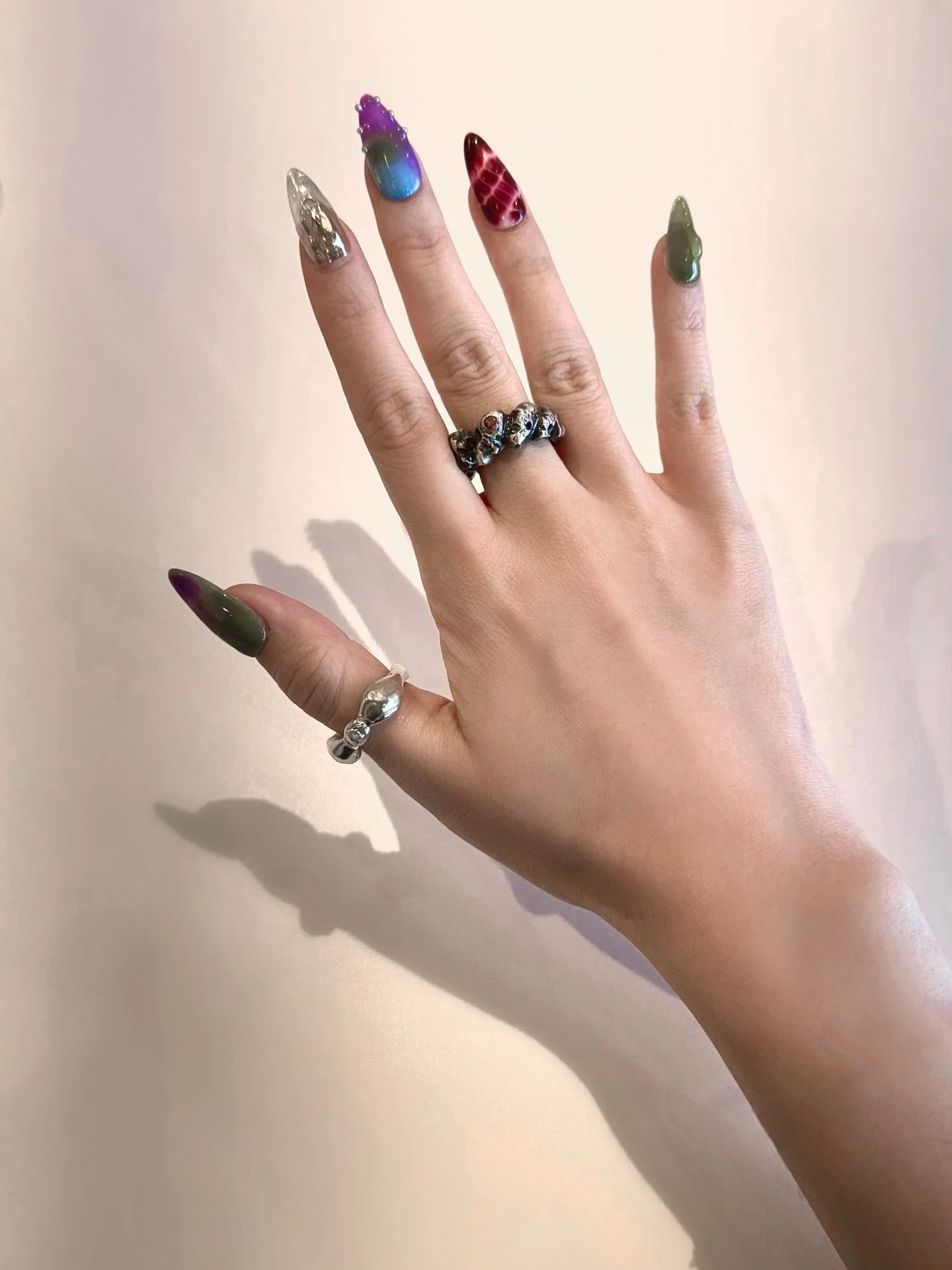 💍 @souliverse.studio - Bullet Grace &amp; Stella Bow
#handmodel #partsmodel #jewelry #goldjewelry #ootd #instajewelry #fashionjewellery #jewerly #pressonnails #nails #bracelet #losangeles #cali #california #calijewelry