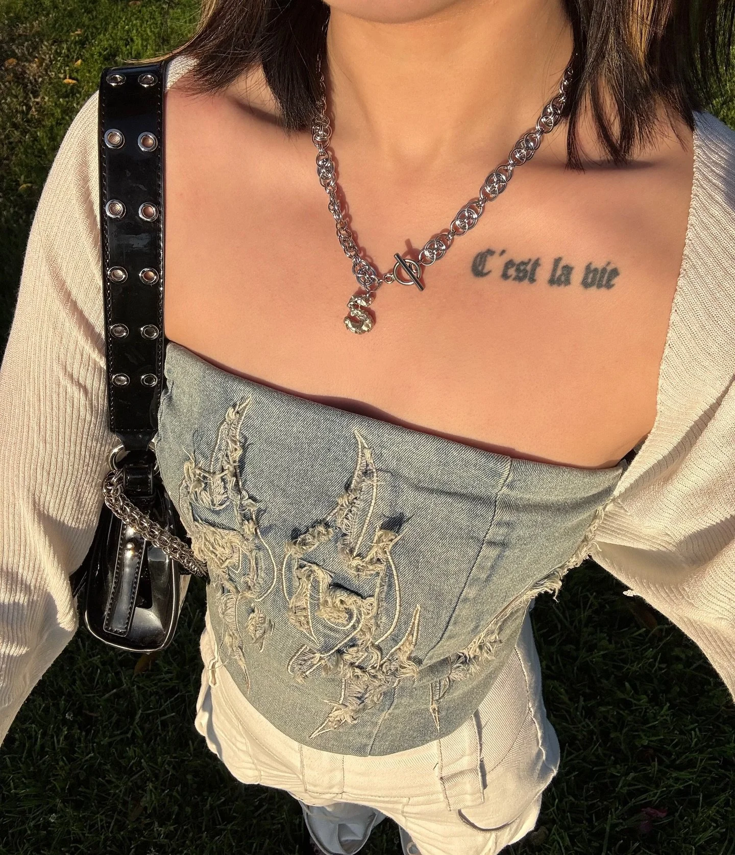 🗡️BATTLE GLYPHS: THE LAST RUNES OF A DYING COSMOS

Baptized in gunfire, quenched in lava, and scarred by the claws of forgotten wars, becoming an indestructible relic of war.

#BattleGlyphs #SouliverseJewelry #darkaesthetic #grungejewelry #cyberpunk