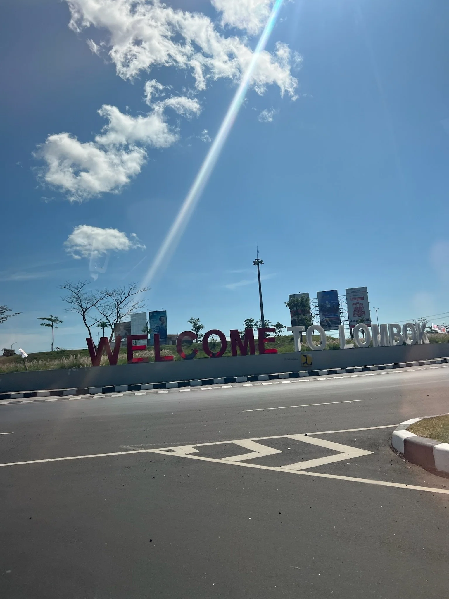 welcome to lombok.JPG