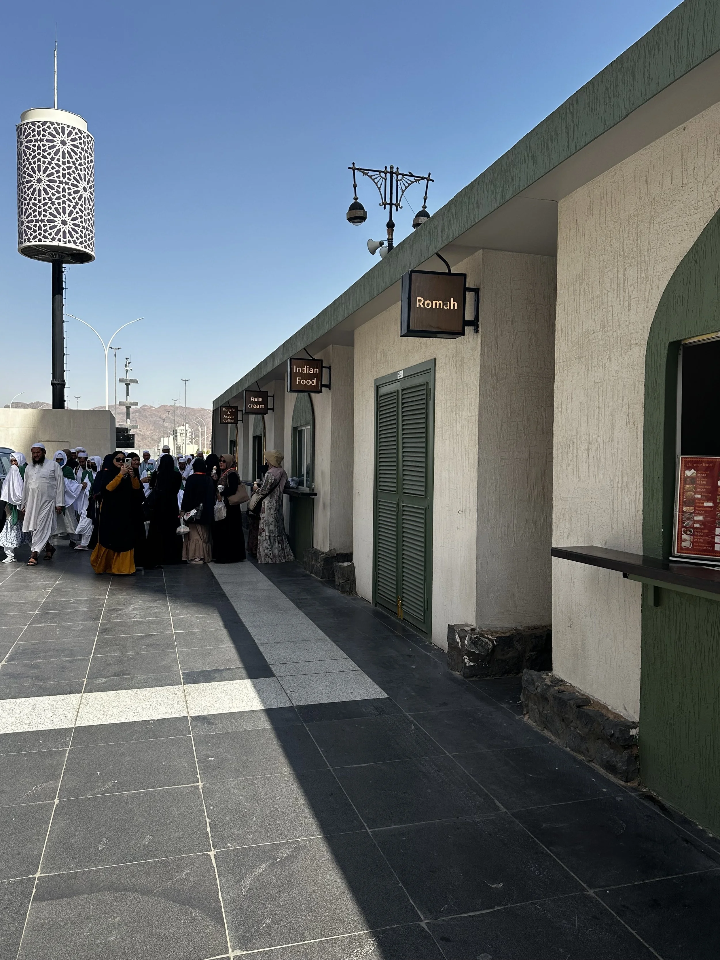 The walk of shops in Madinah