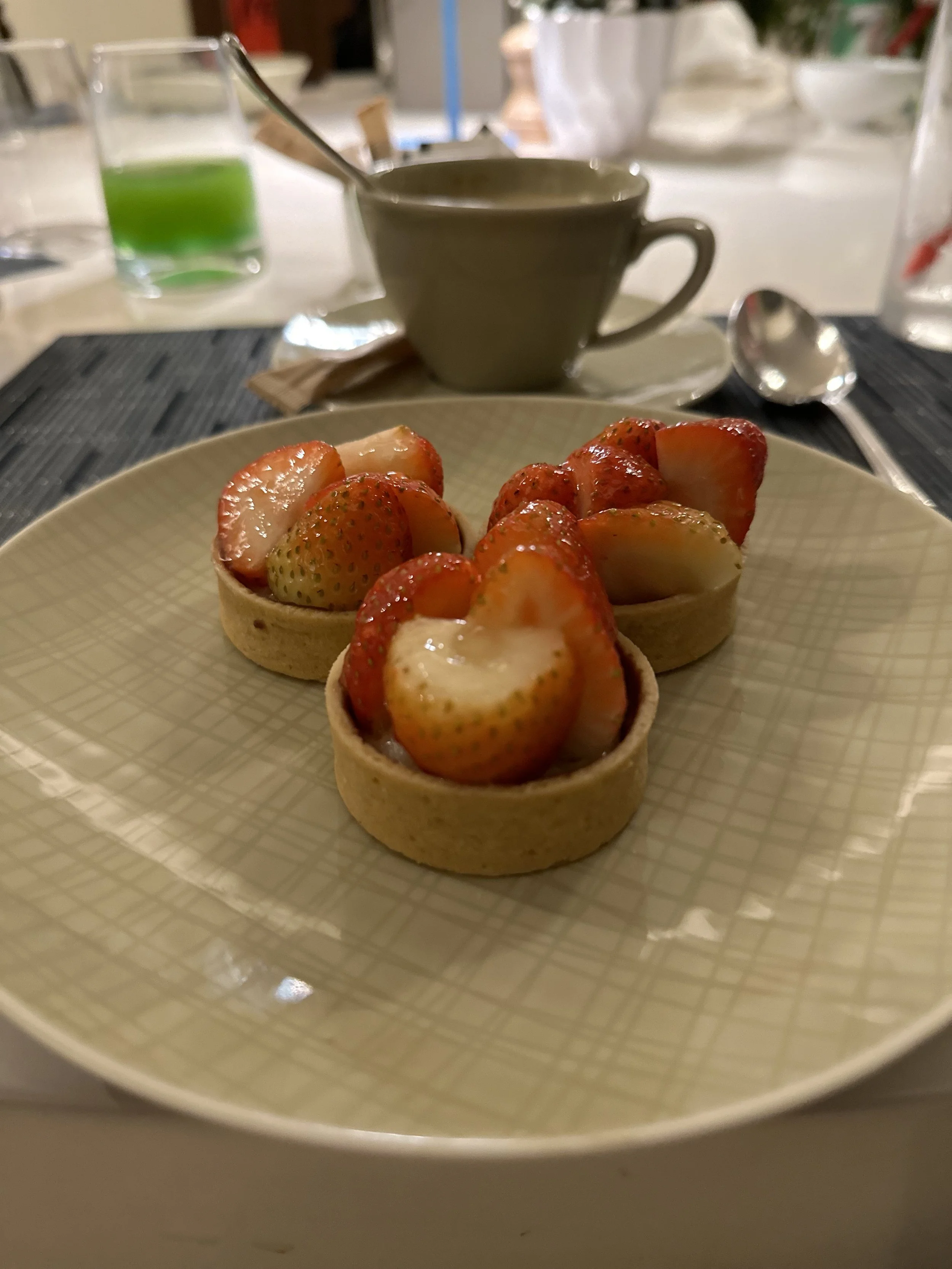 Love strawberry tarts