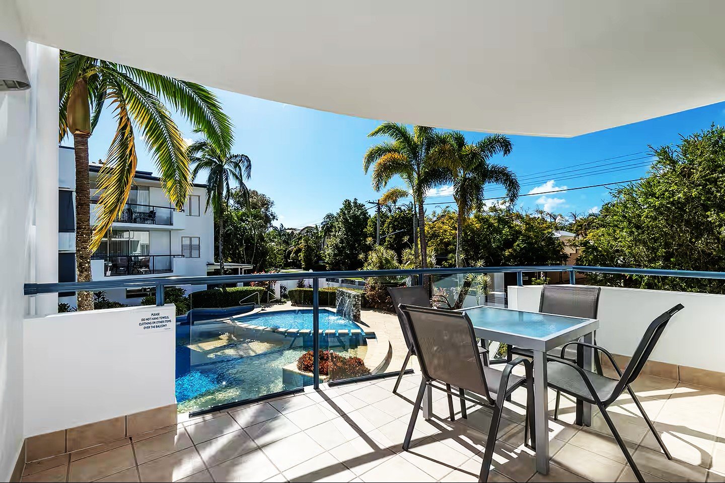 Winter Sun, Poolside Views &amp; Riverside Vibes