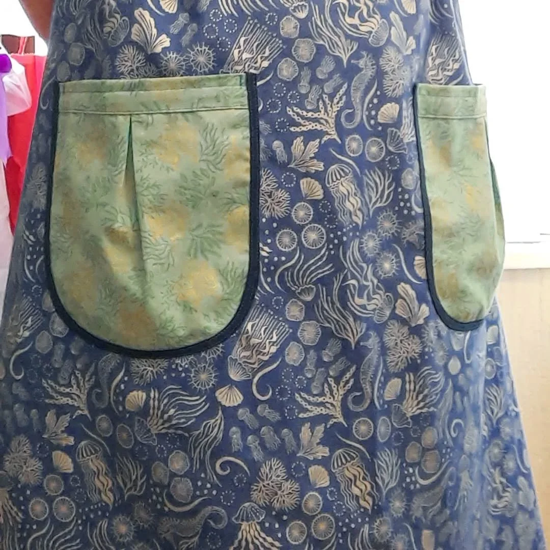 I adore the pockets on this dress. It's all finished up now and survived the washing machine! More photos coming soon. 

Currently, all my textile projects are fuelled by the Beetlejuice soundtrack! Enjoy the songs that are on repeat in my brain!

Im