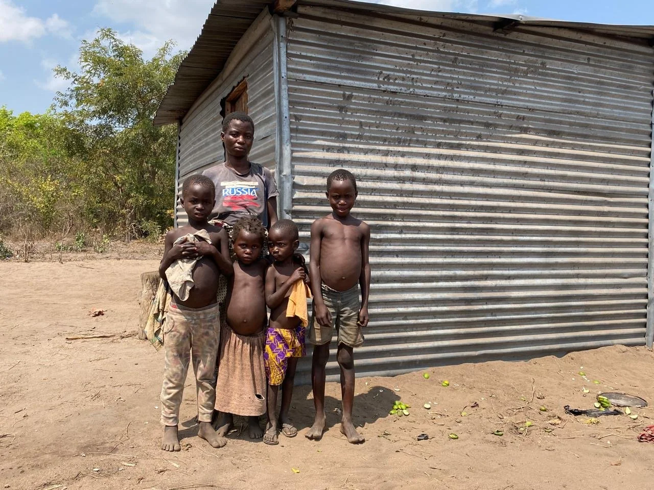 Bandu aoutreach Oct 25 poor family.JPG