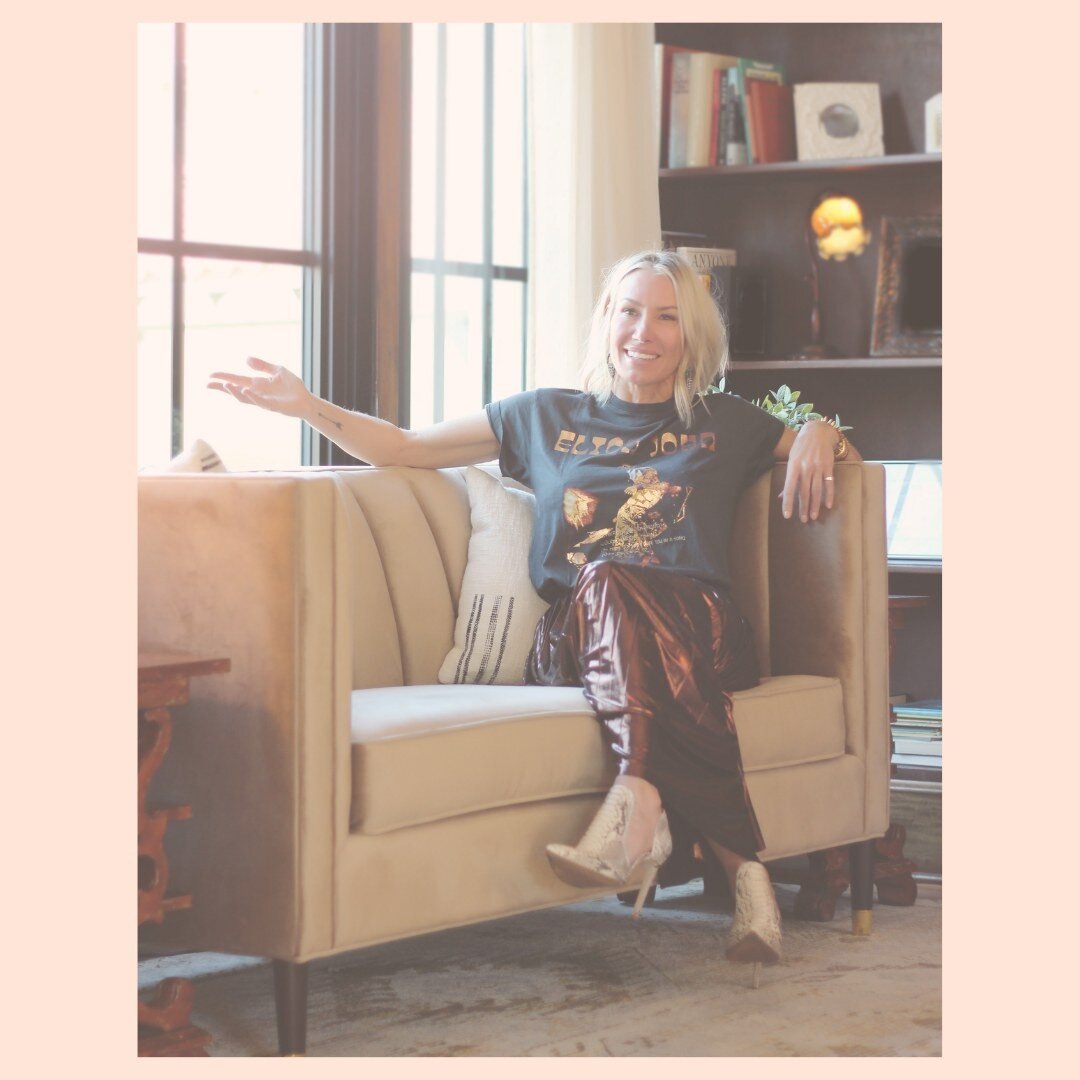 This photo. To you I might look cool as a cucumber. So totally unaware of the camera and chill AF. That could not be further from the truth! 🙃
Sitting for a photo shoot takes me WAY outside of my comfort zone. Here is why I still do it...
Steppin