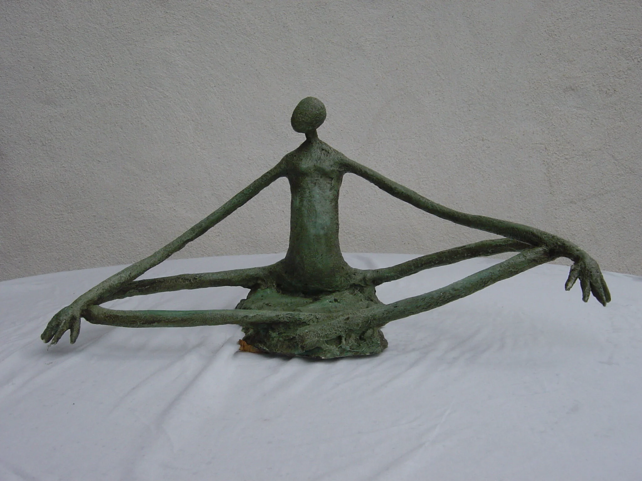 Figure from L'attente - stucco