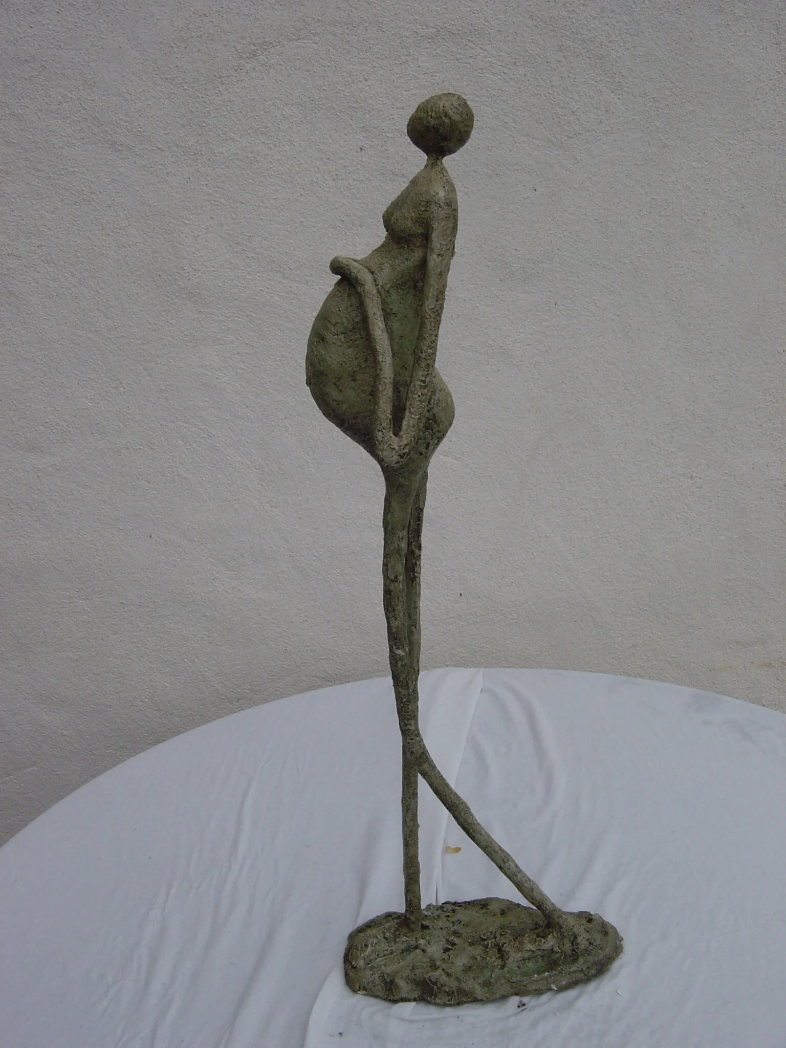 Figure from L'attente - stucco