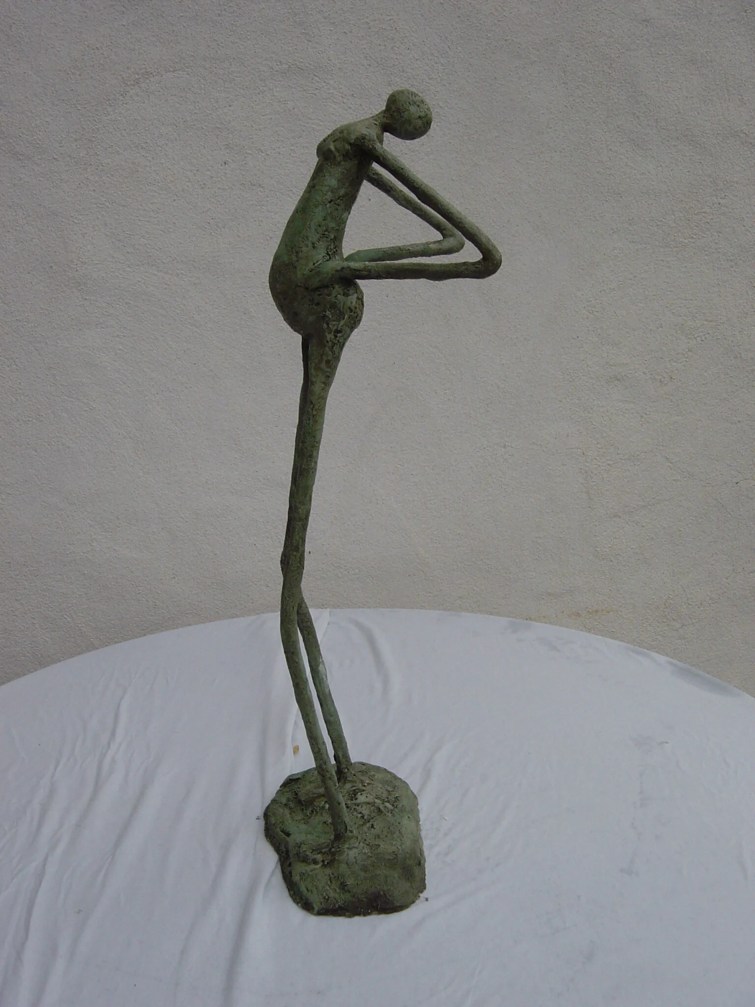 Figure from L'attente - stucco