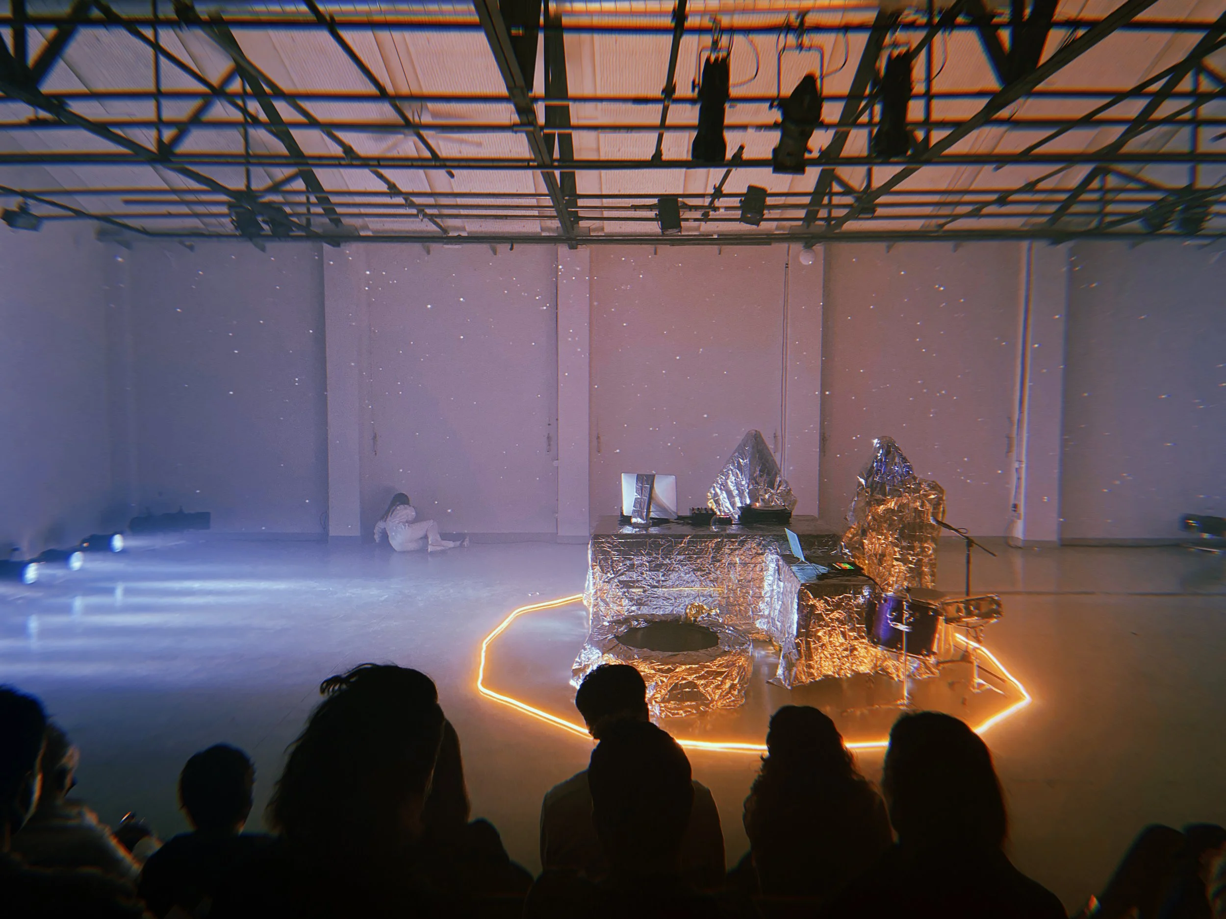 Espacio sonoro obra Caliente Azul | Proyecto Ágora de la Junta de Andalucía | Festival de Teatro de Otoño de Madrid de 2021