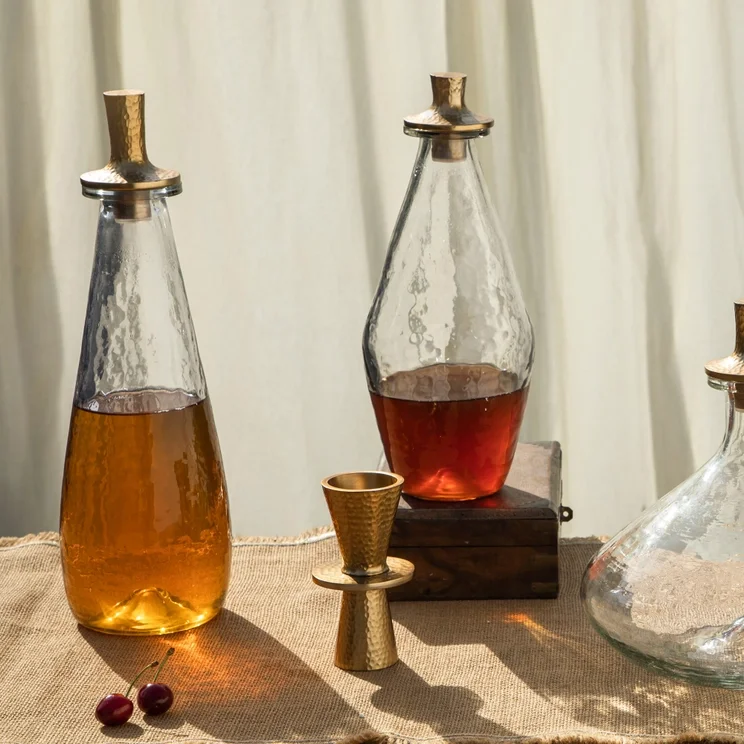 Pebbled Decanter Classic product img 2.webp