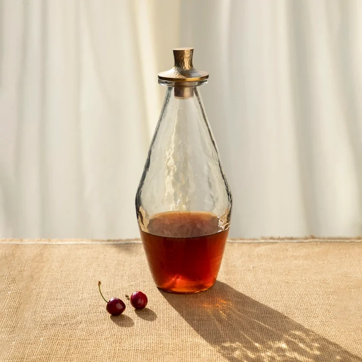 Pebbled Decanter Classic product img 1.webp