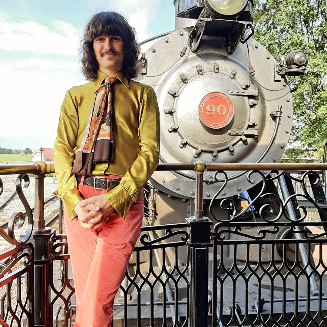I love me a good steam locomotive. 

Nice to see number 90 back in action at @strasburgrailroad! 

#strasburg #strasburgrailroad #steamlocomotives #steamengine #pennsylvania #railraod #retroclothing #retrowardrobe #retrofashion #60sfashion #retrostyl