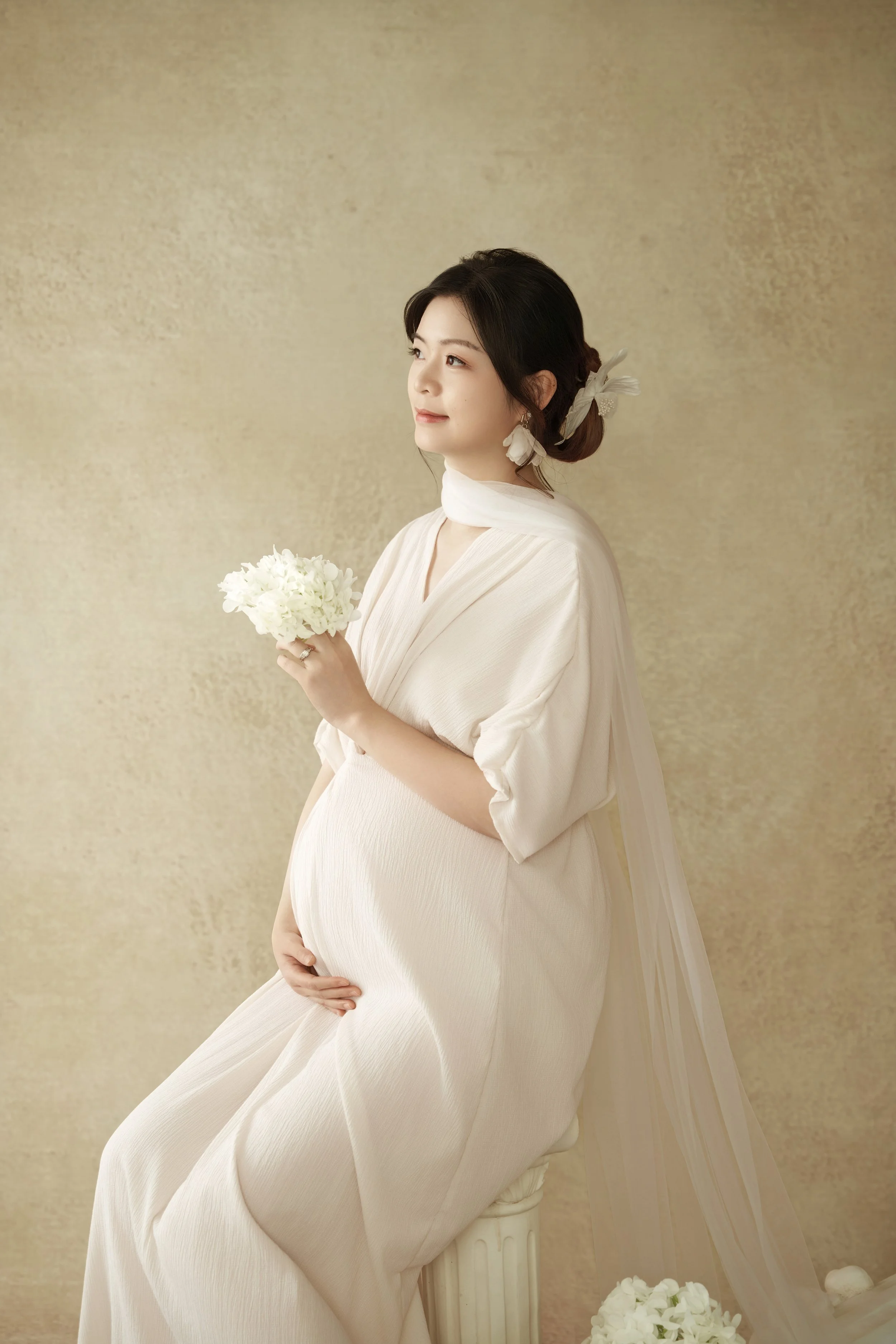 Solitary Grace in Ivory