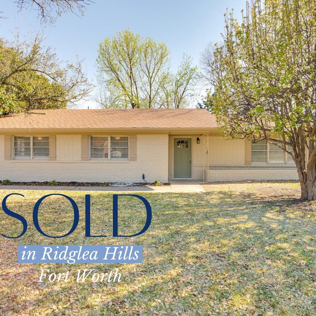 SOLD! 🏡
&nbsp; ⠀⠀⠀⠀⠀⠀⠀⠀⠀⠀⠀⠀
Monday was a happy closing day! I am so grateful that my friend Lane trusted me to help him purchase his first home. From the moment we walked in the front door, Lane knew this was the one! This totally renovated ranch is